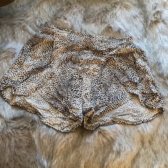 Mika & Gala LF cloth short - Picture 1 of 4